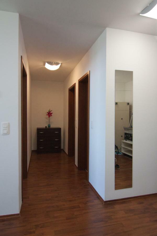 ברטיסלאבה Juls Apartment Next To Football And Hockey Stadium מראה חיצוני תמונה