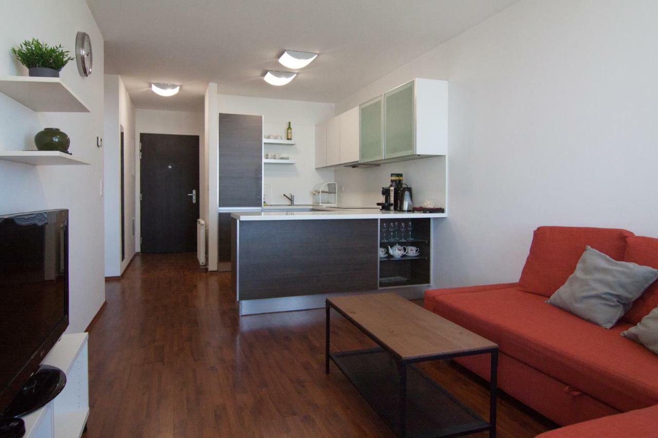 ברטיסלאבה Juls Apartment Next To Football And Hockey Stadium מראה חיצוני תמונה